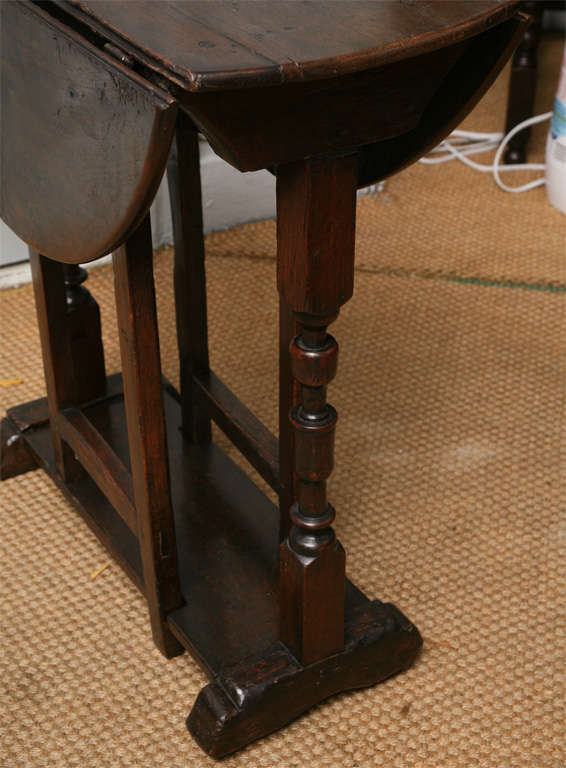 Rare and Dimutive 17th Century Oak Gateleg Table 4