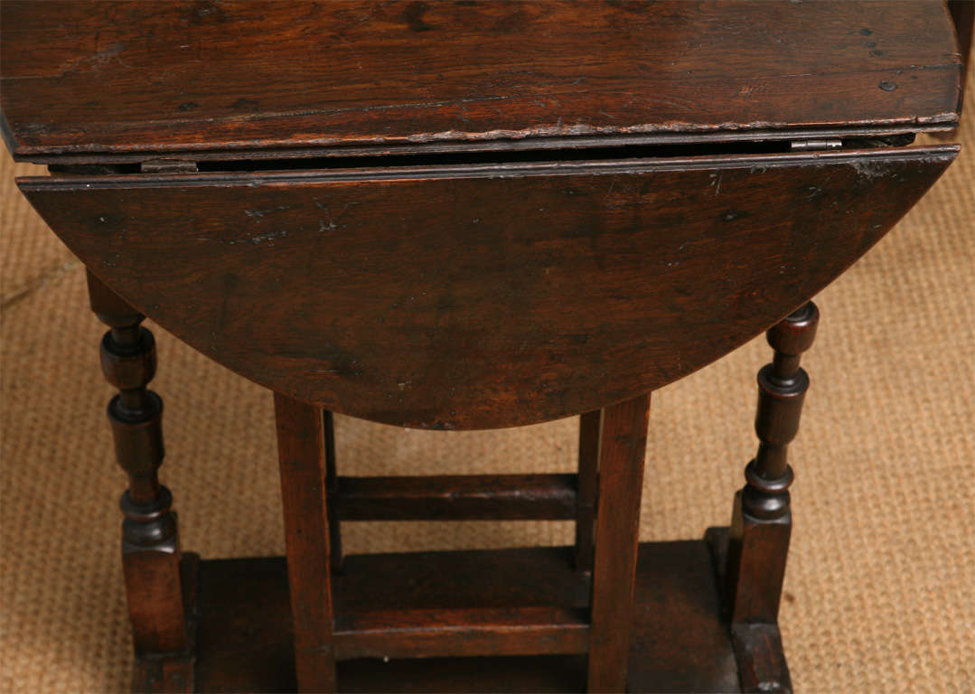 Rare and Dimutive 17th Century Oak Gateleg Table 5