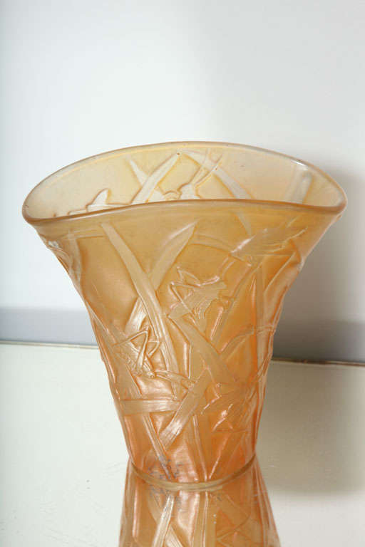 Amber Phoenix Grasshopper Vase In Good Condition For Sale In New York, NY