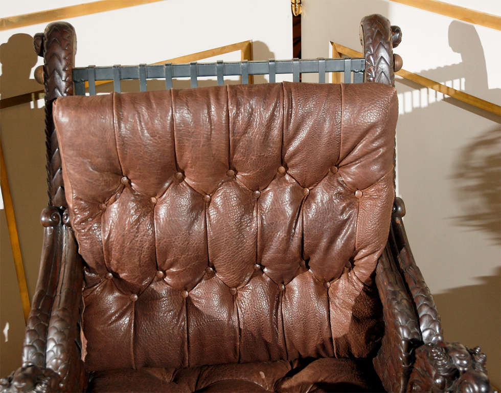 Chinesischer geschnitzter Drachen-Sessel im Zustand „Gut“ im Angebot in Los Angeles, CA