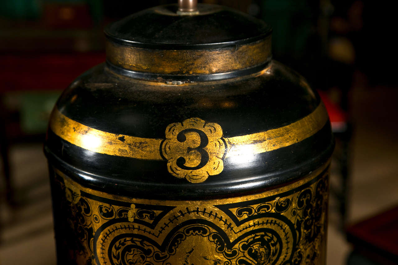 Tôle Pair of Oriental Tea Canister Lamps