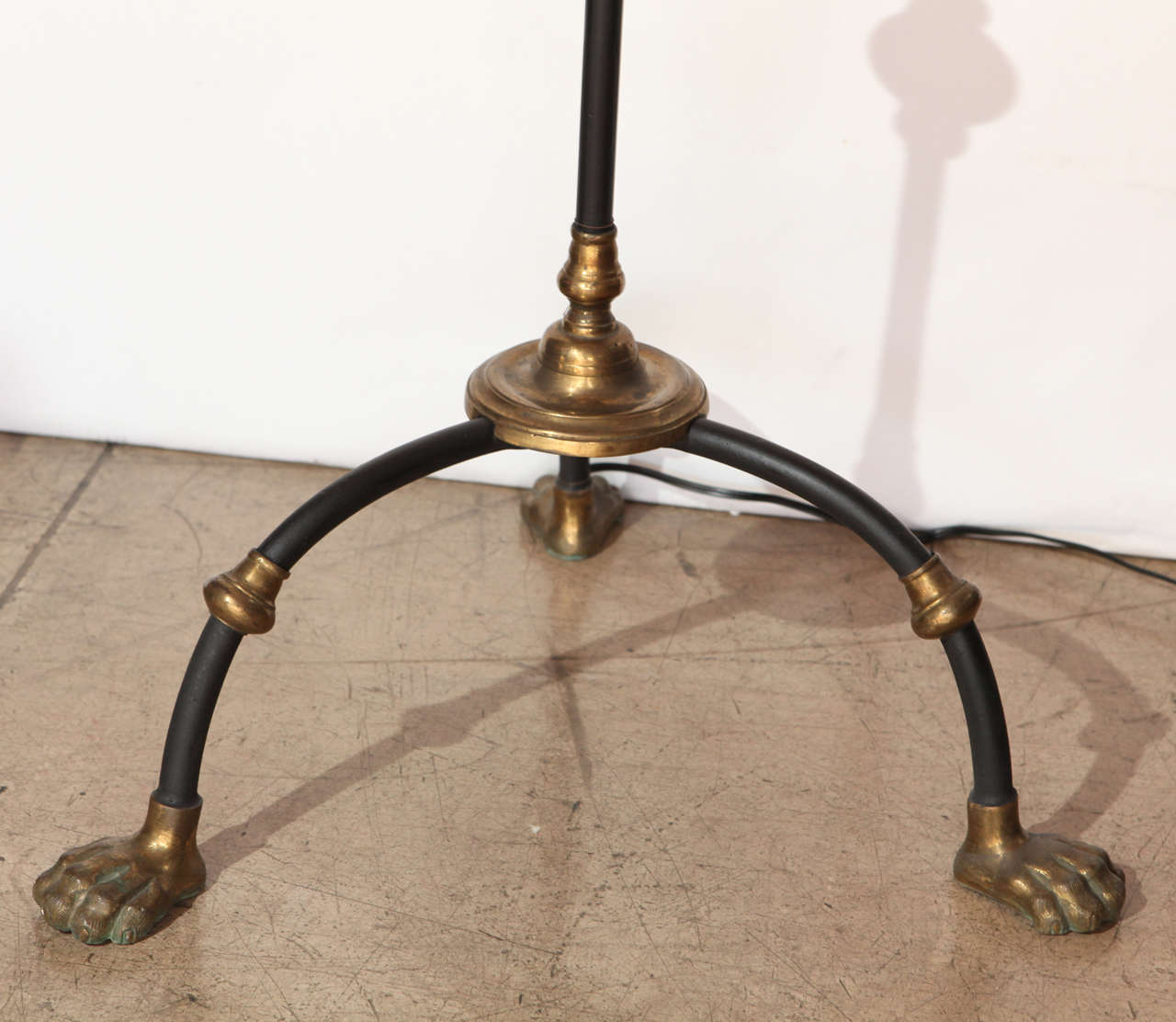 Italian Hollywood Regency Floor Lamp In Good Condition For Sale In Cathedral City, CA