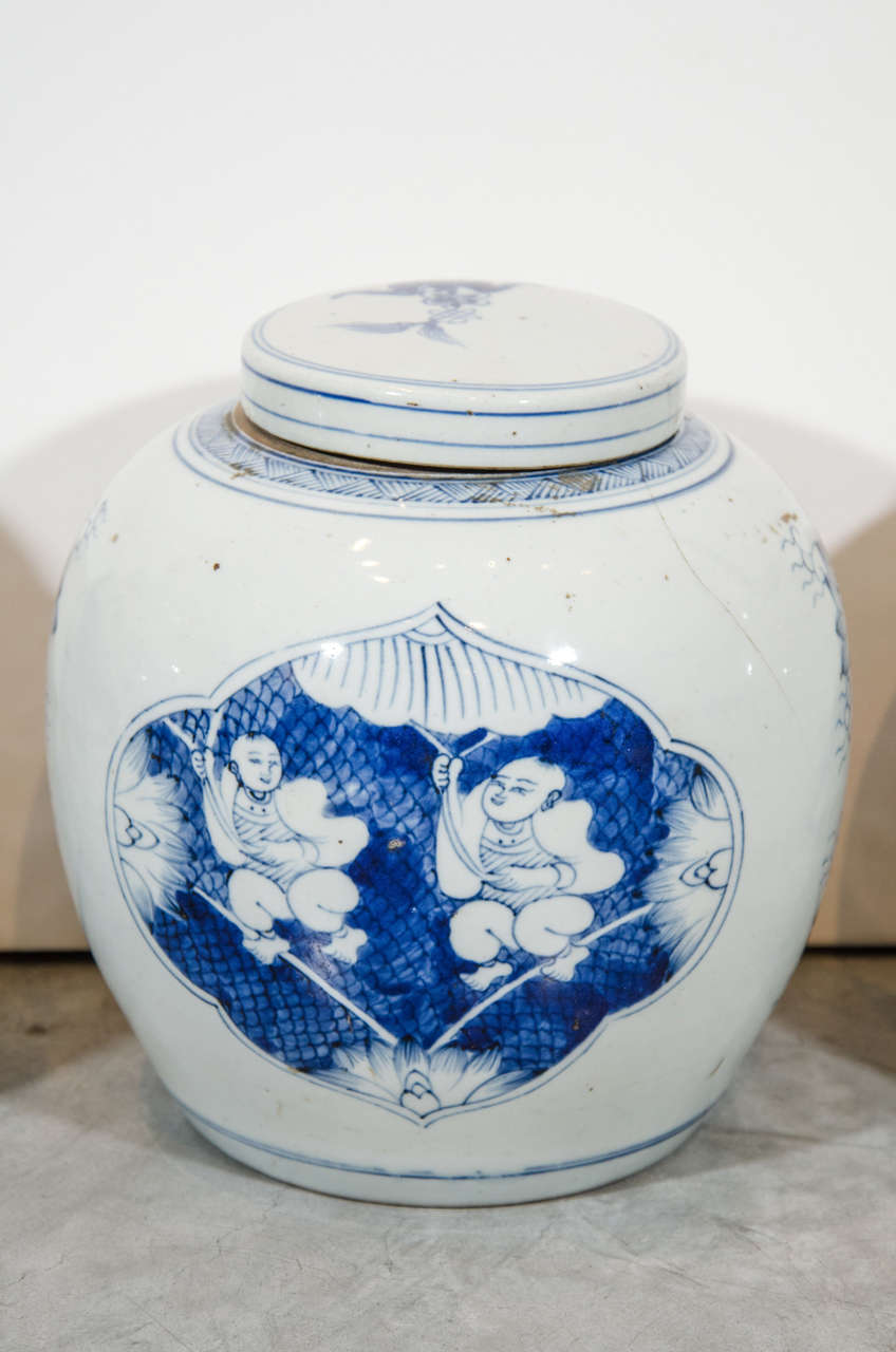 Antique Chinese Porcelain Jars In Good Condition For Sale In New York, NY