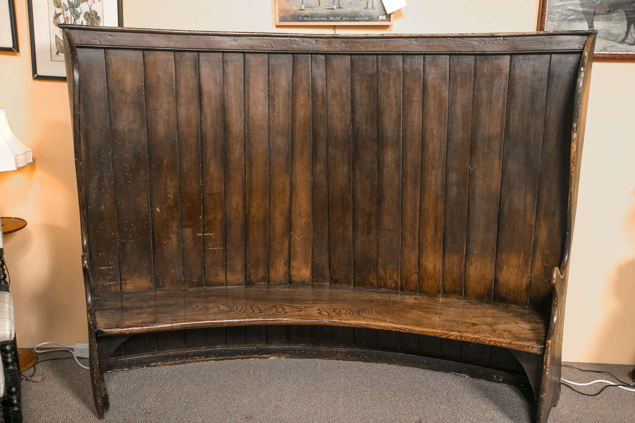 Very Rare English Settle Bench In Good Condition For Sale In New York, NY