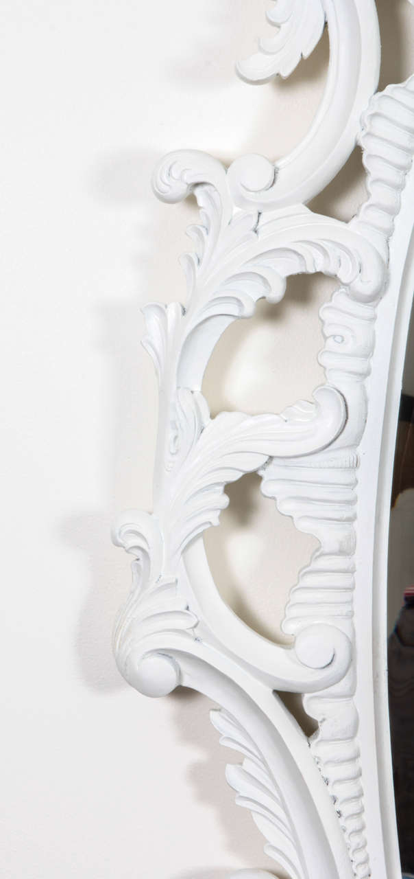 Beeindruckend großer ovaler Spiegel im chinesischen Chippendale-Stil (Holz) im Angebot