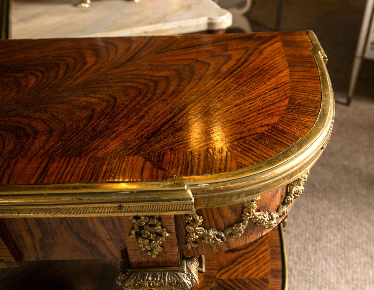 Rosewood Mirrored Back Console Table In Excellent Condition In Stamford, CT