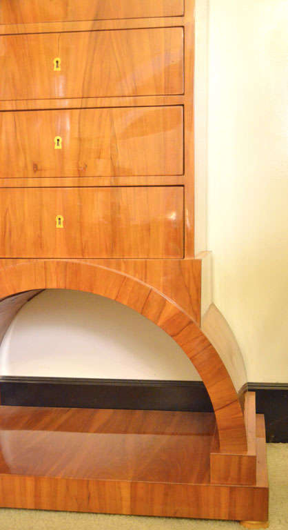 Pair of 1830s Cherrywood Austria Biedermeier Chest of Drawers In Excellent Condition In Rome, IT