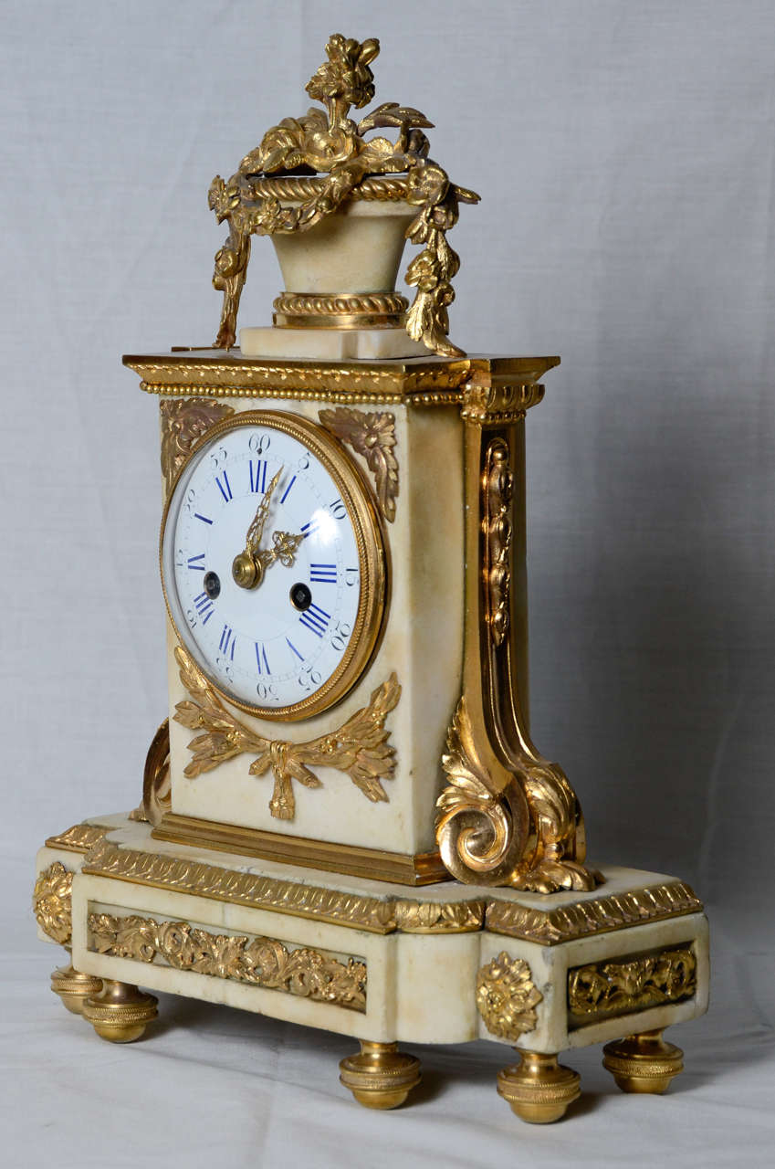 Marble A Louis XVI clock 18th century France