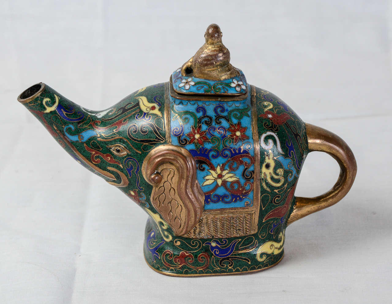 19th Century Teapot cloisonné . China 19th century