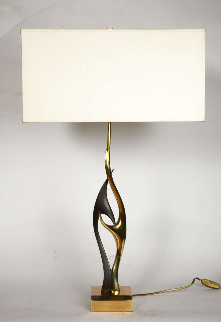 Pair of Sculptural Bronze Lamps by Willy Daro For Sale 4