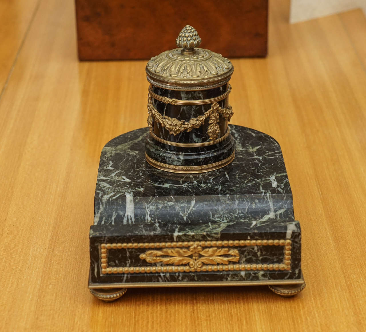 French Empire Marble and Bronze Inkwell In Excellent Condition In Hudson, NY