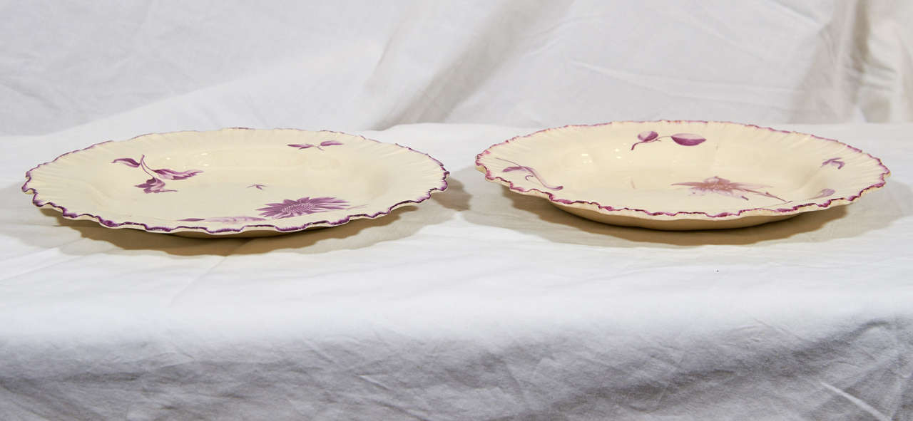 A Pair of 18th Century Wedgwood Creamware Plates In Excellent Condition In Katonah, NY
