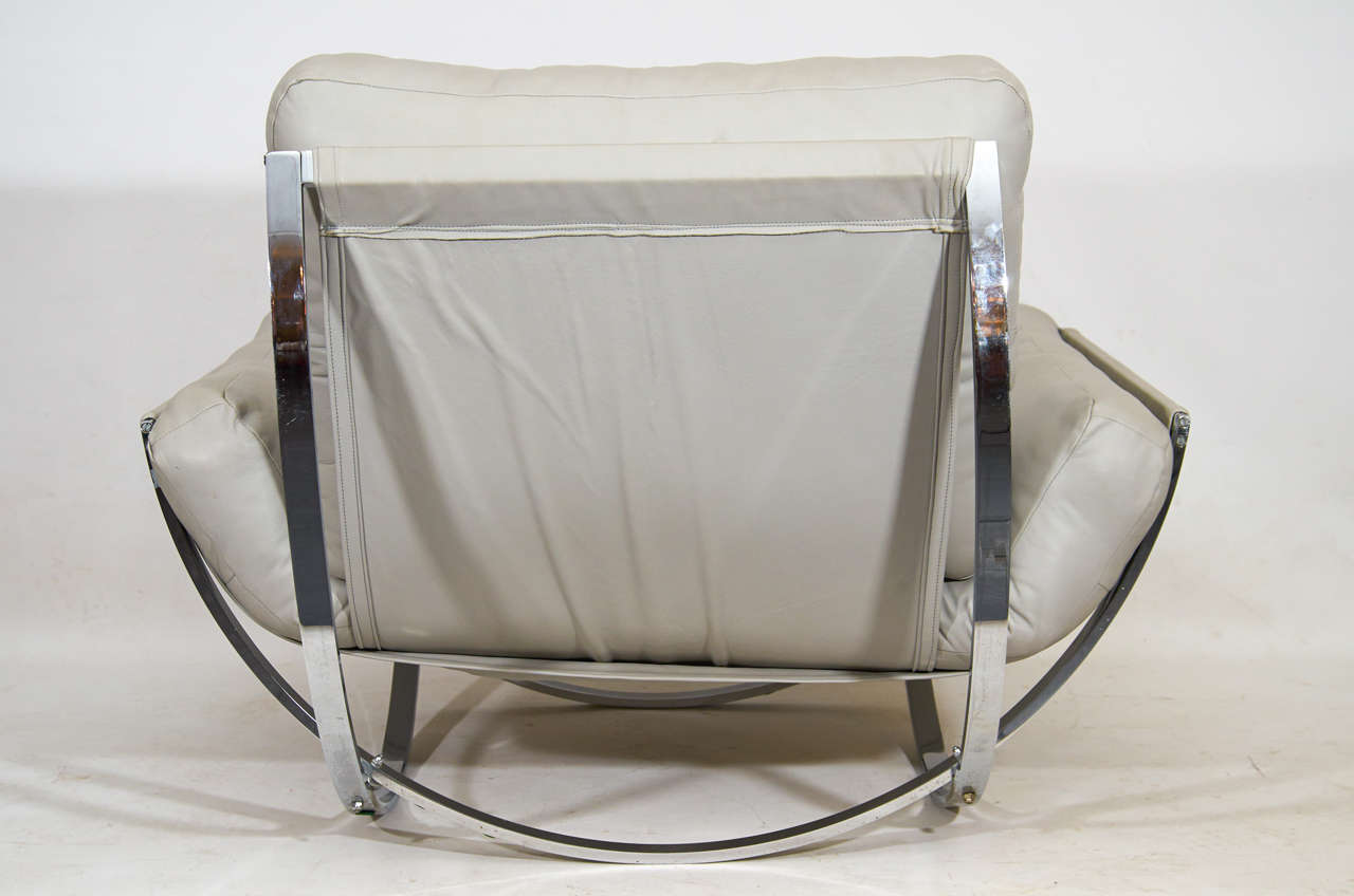 Sculptural Chrome and Leather Italian Lounge Chair For Sale 1
