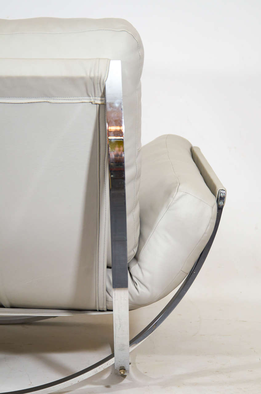 Sculptural Chrome and Leather Italian Lounge Chair For Sale 2