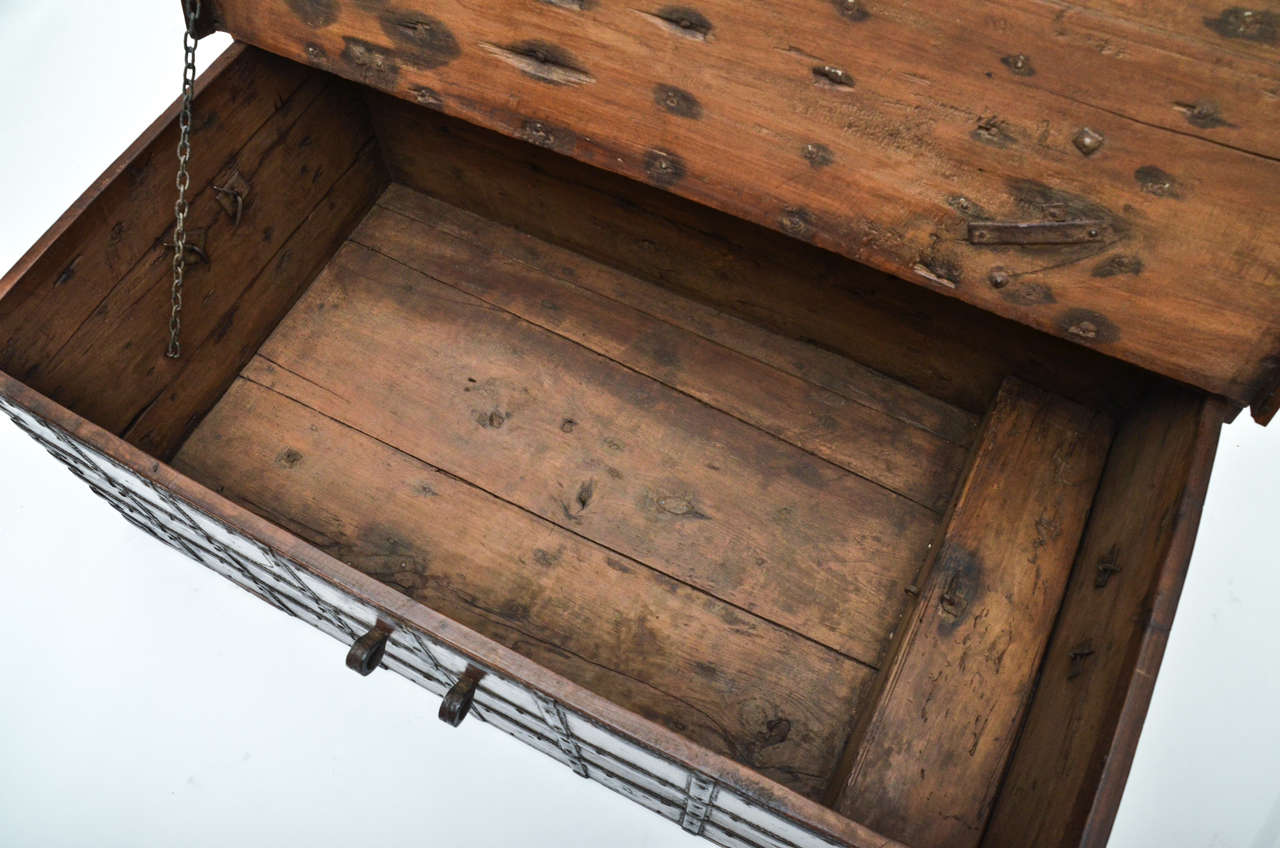 19th Century Anglo-Indian Teak Trunk For Sale 5