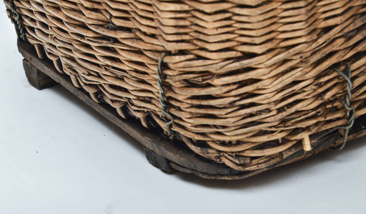 Early 20th Century Pair of 1920s French Wicker Wine Baskets