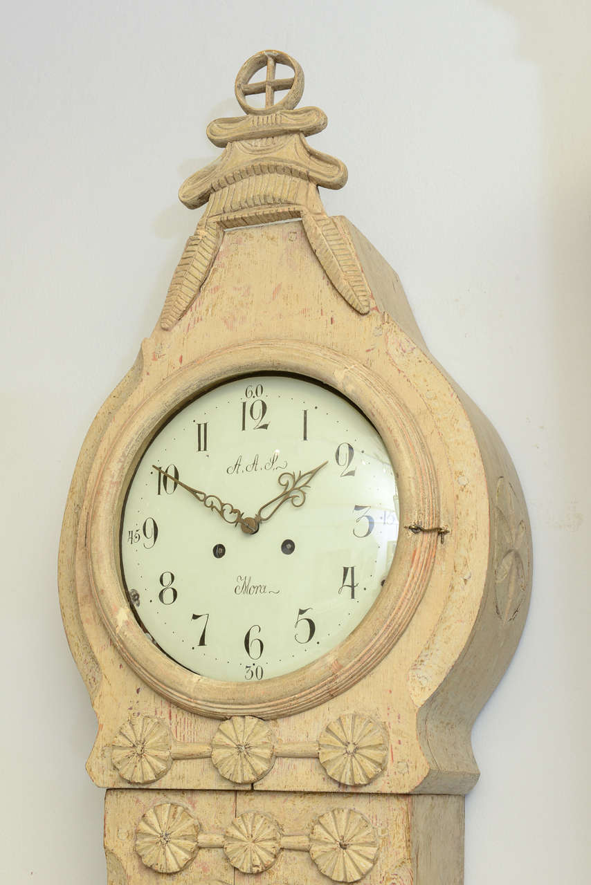 Late 18th Century Swedish Period Extraordinary Collectible Mora Clock In Good Condition For Sale In West Palm Beach, FL