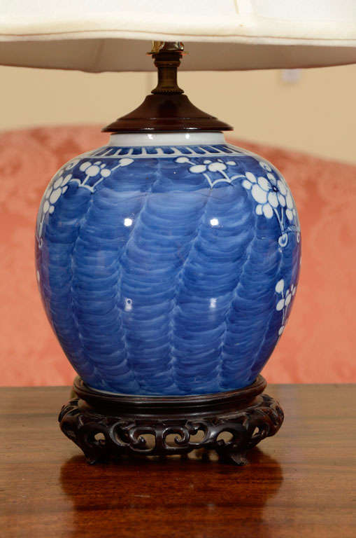 Porcelain Chinese Blue and White Electrified Ginger Jar For Sale