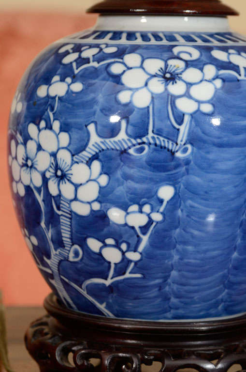 Chinese Blue and White Electrified Ginger Jar For Sale 1