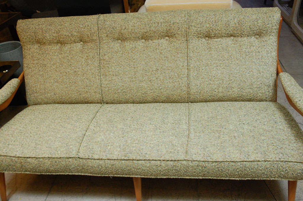 Italienisches Bergahorn-Sofa aus den 1940er Jahren im Zustand „Gut“ im Angebot in Cathedral City, CA