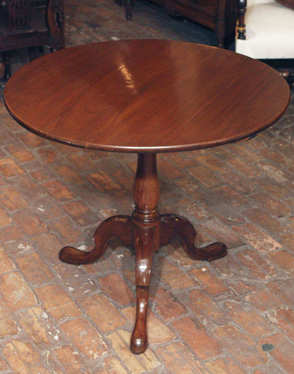 Late 18th century English Santo Domingo mahogany tilt-top tea table, with tripod base, circa 1790