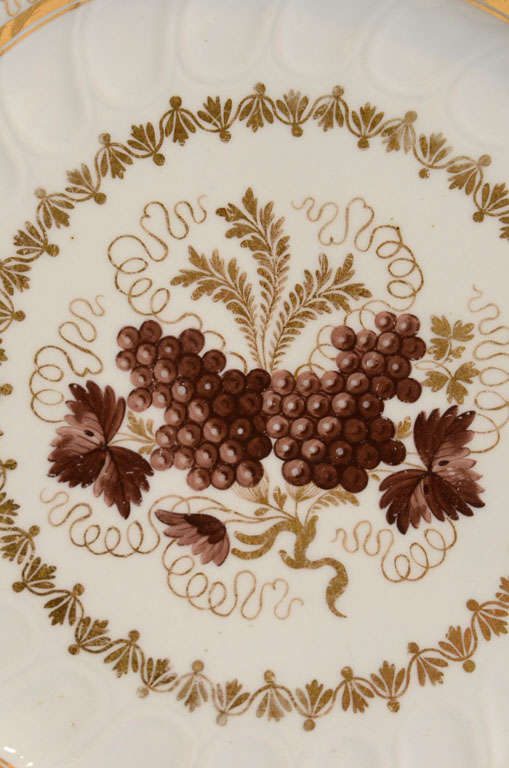 Flight & Barr Worcester Porcelain Dessert Service in  Brown Grapes Pattern In Excellent Condition In Katonah, NY