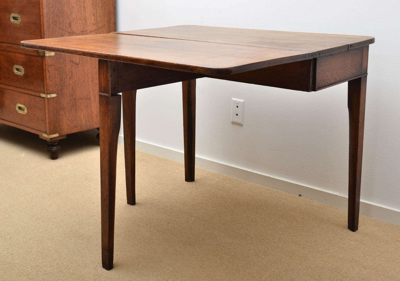 19th Century Gateleg Folding Tea Table For Sale at 1stDibs