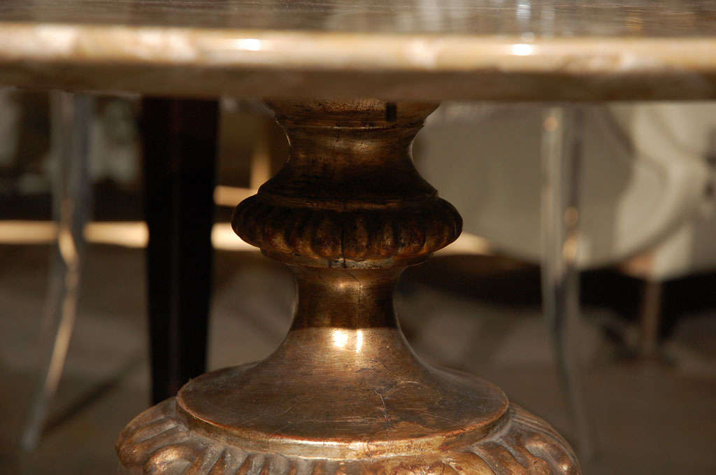 Base de table italienne dorée du 18e siècle en vente 1