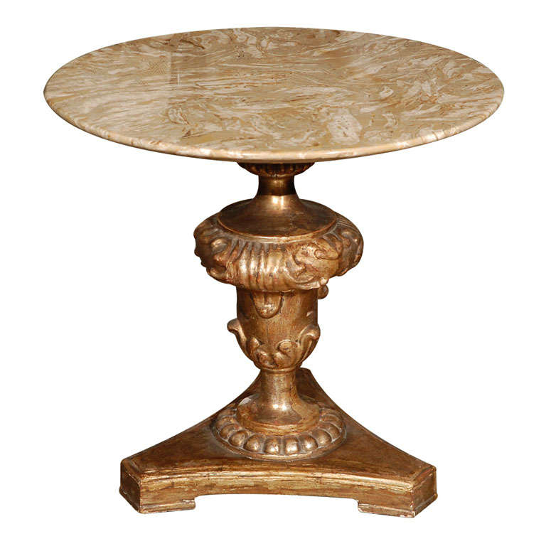 Base de table italienne dorée du 18e siècle