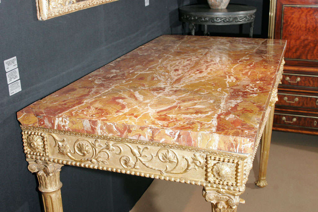 An important 18th.century Italian carved & gilded console table For Sale 2