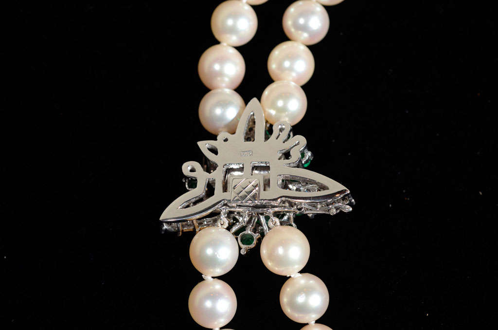 Double Pearl Strand Emerald Diamond Gold Clasp In Excellent Condition In New York, NY