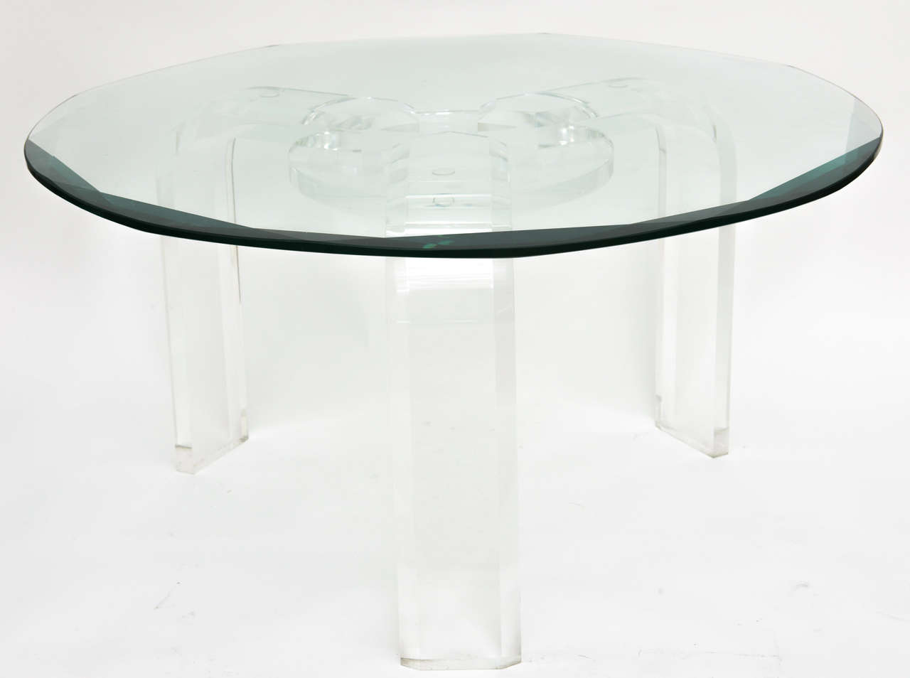 Les Prismatiques Round Cocktail-Coffee Table in Lucite and Beveled Glass 5