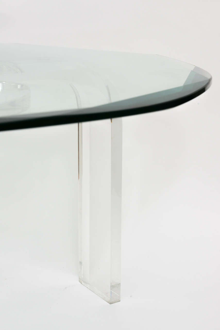 Les Prismatiques Round Cocktail-Coffee Table in Lucite and Beveled Glass 6