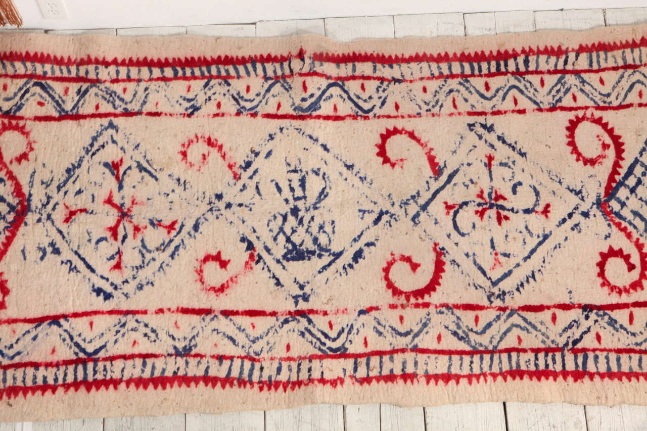French Felt Cream Colored Rug with Hand Painted Red, Blue, and Pink Pattern In Good Condition In Los Angeles, CA