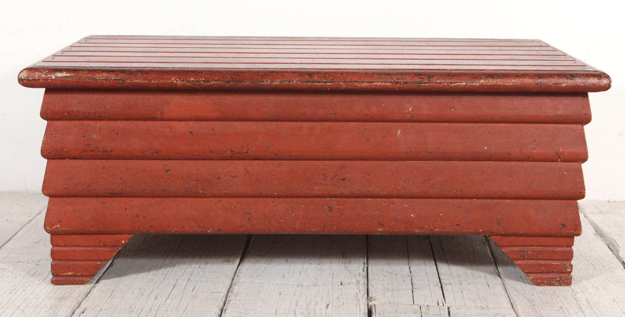 Red Slatted Folk Art Style Bench / Trunk In Good Condition In Los Angeles, CA