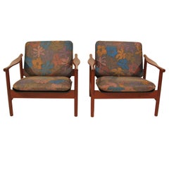 Pair of Raymor Lounge Chairs