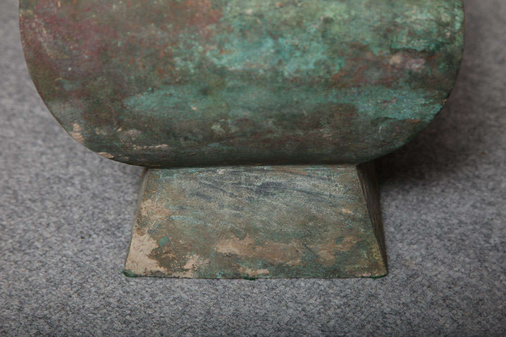 Chinese Han Dynasty Authentic Bronze Hu Vase, circa 200 BC 1