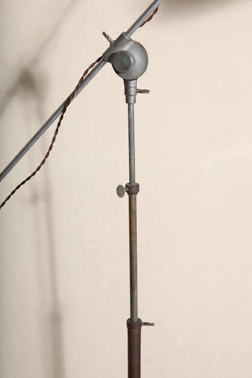 Antigue Photographer's Lamp In Good Condition In Valley Stream, NY