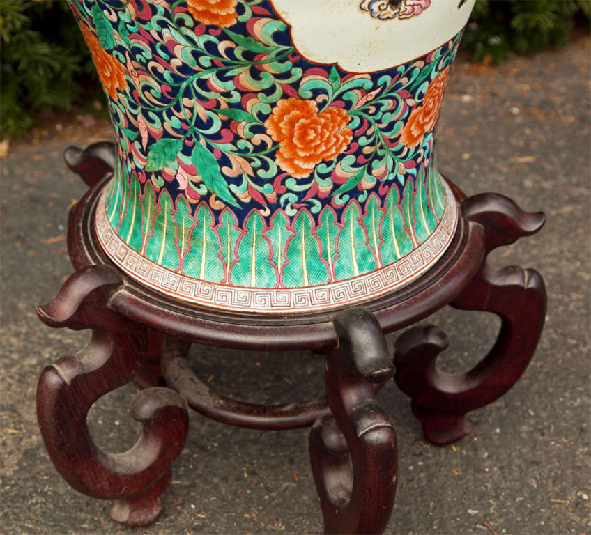 Large Early  19th Century  Chinese  Vase on Wood Stand For Sale 1