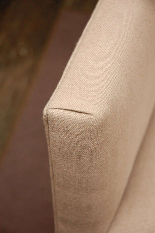 Tissu d'ameublement Fauteuil « Edward » de Lee Stanton tapissé de lin belge ou de tissu personnalisé  en vente