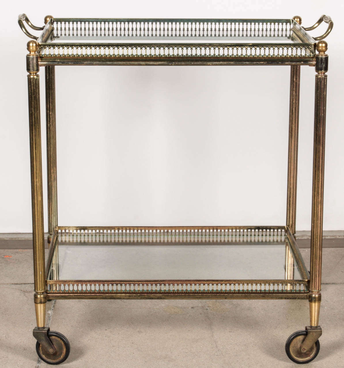French Brass Bar Cart with Removable Tray In Excellent Condition In Buchanan, NY