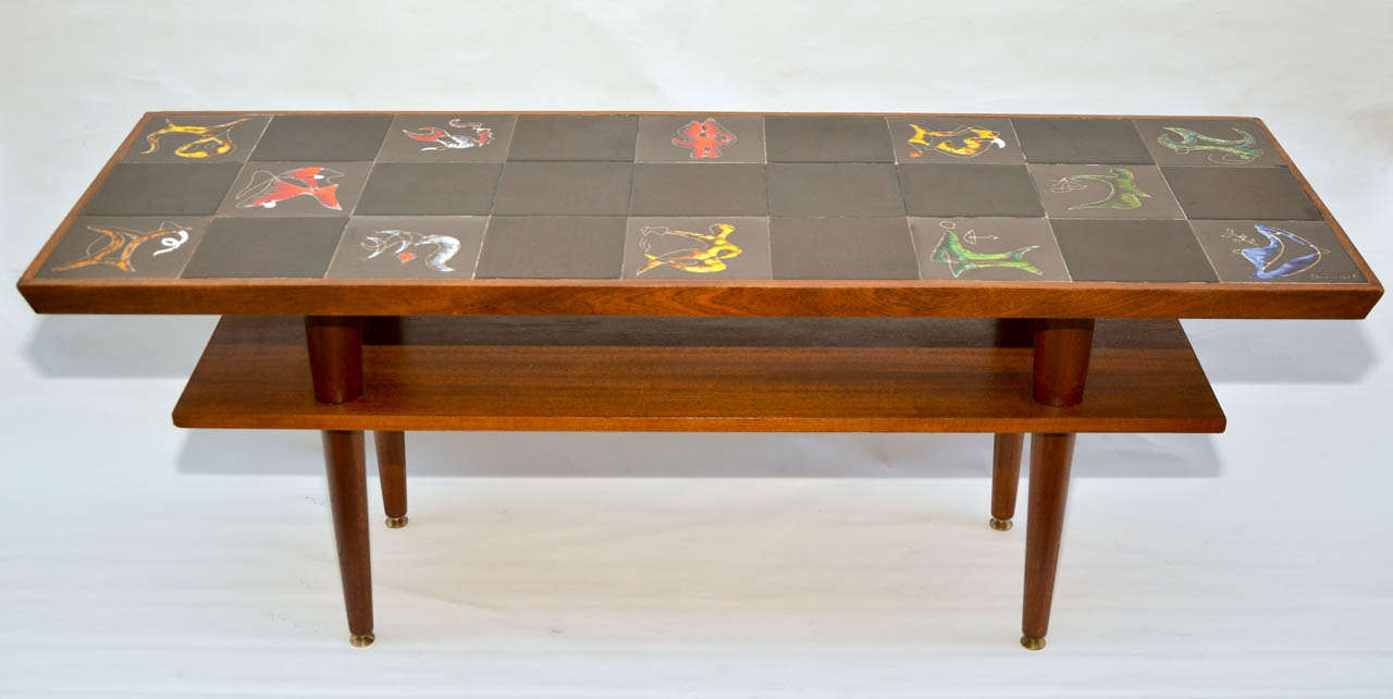 Table basse en acajou avec plateau en céramique circa 1960