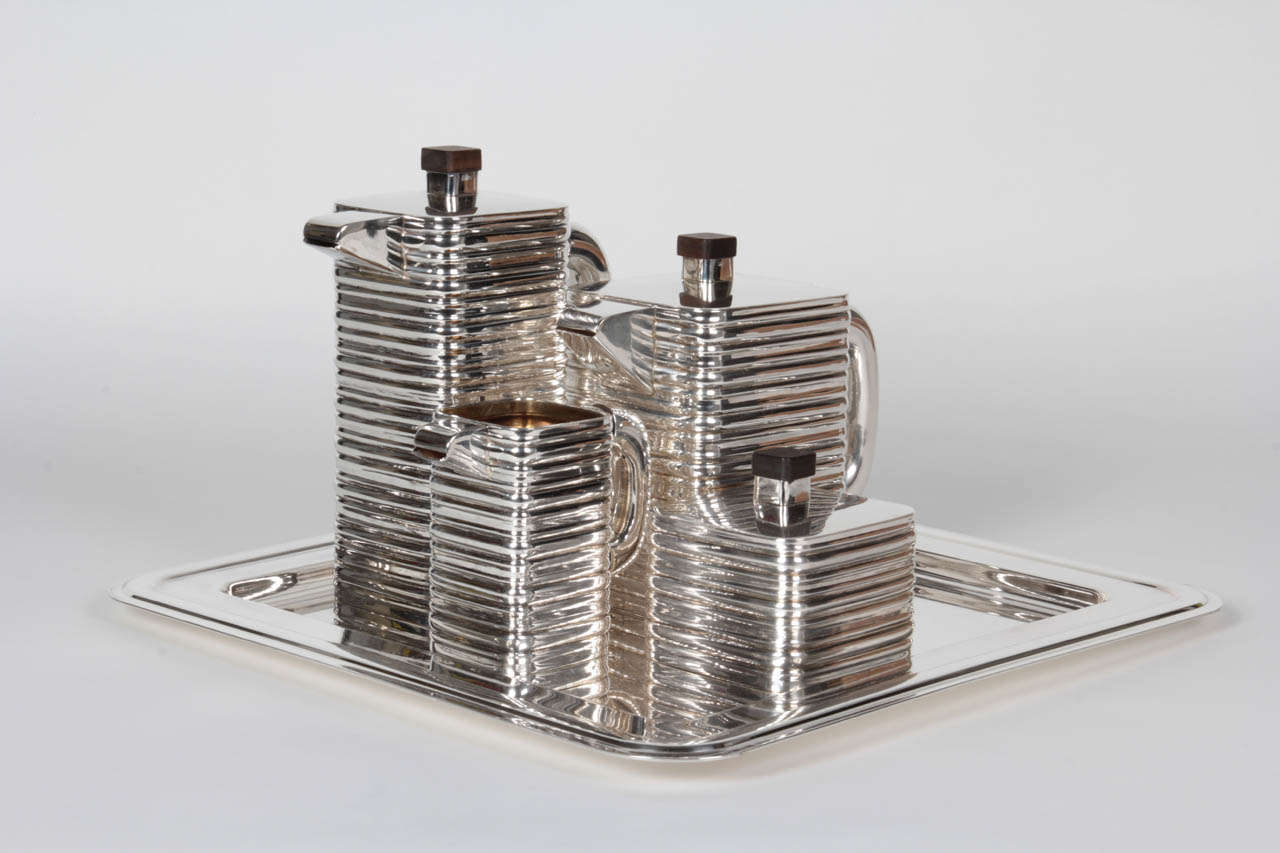 American Art Deco Sterling Coffee and Tea Set on Modernist tray c. 1935 In Excellent Condition For Sale In New York, NY