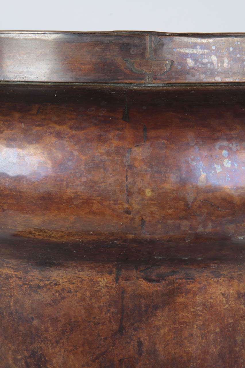 Harry St. John Dixon attributed American Arts & Crafts Handwrought Copper Floor Vase circa 1920 For Sale 2