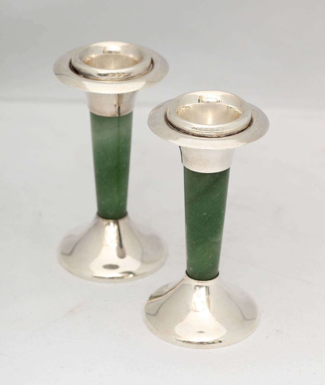 Mid-Century Modern Sterling Silver-Mounted Nephrite Jade Candlesticks In Excellent Condition In New York, NY