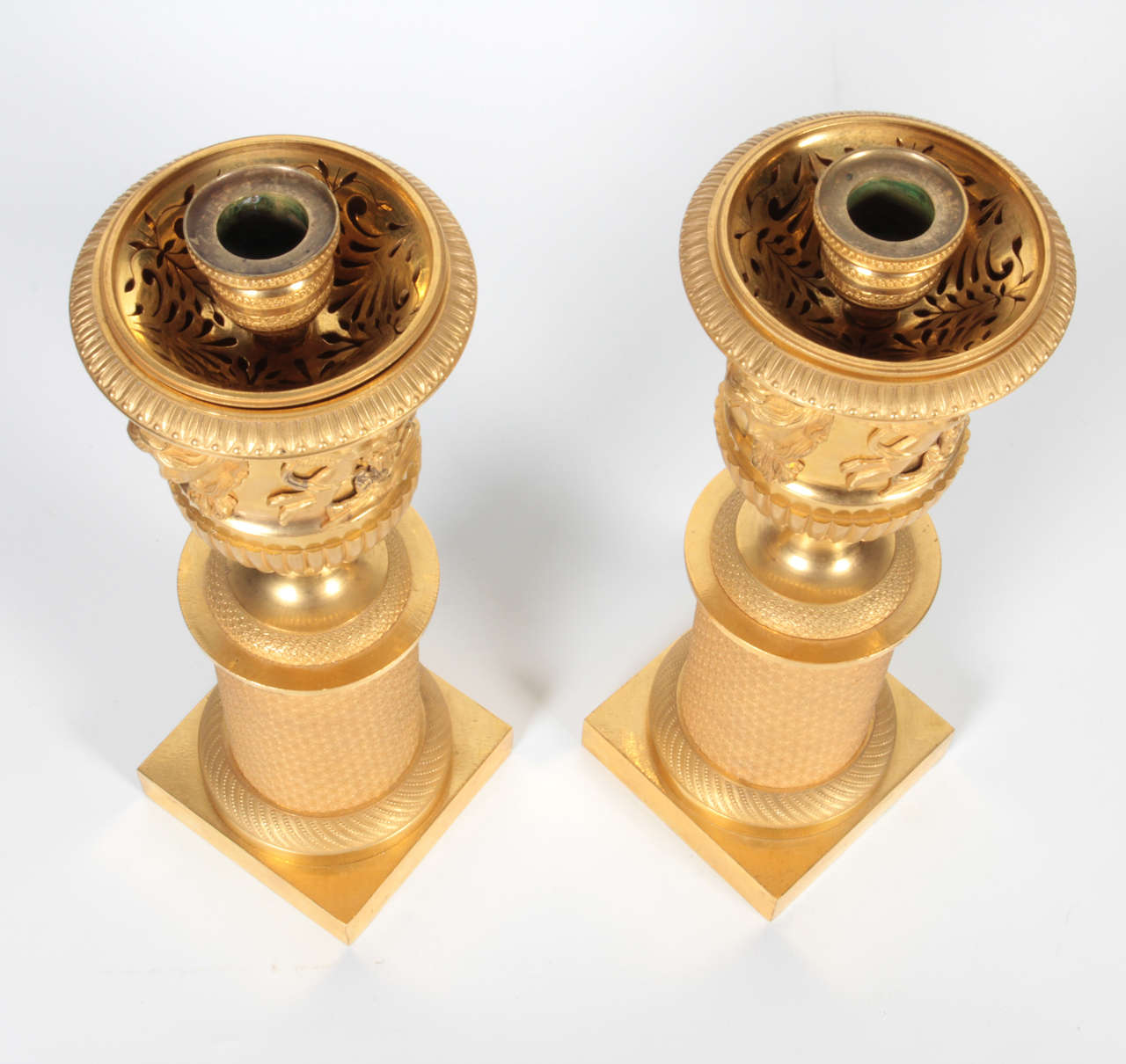 Pair of French Empire Neoclassical Gilt Bronze Cassolettes, for Russian Market In Excellent Condition In New York, NY