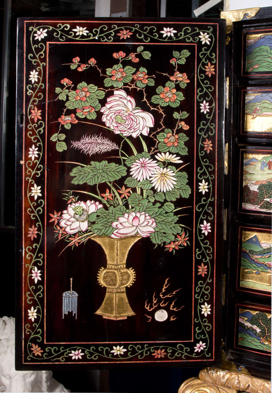 Chinese Carved Coromandel Chest on a 18th Century Giltwood Carved Base In Excellent Condition In New York, NY