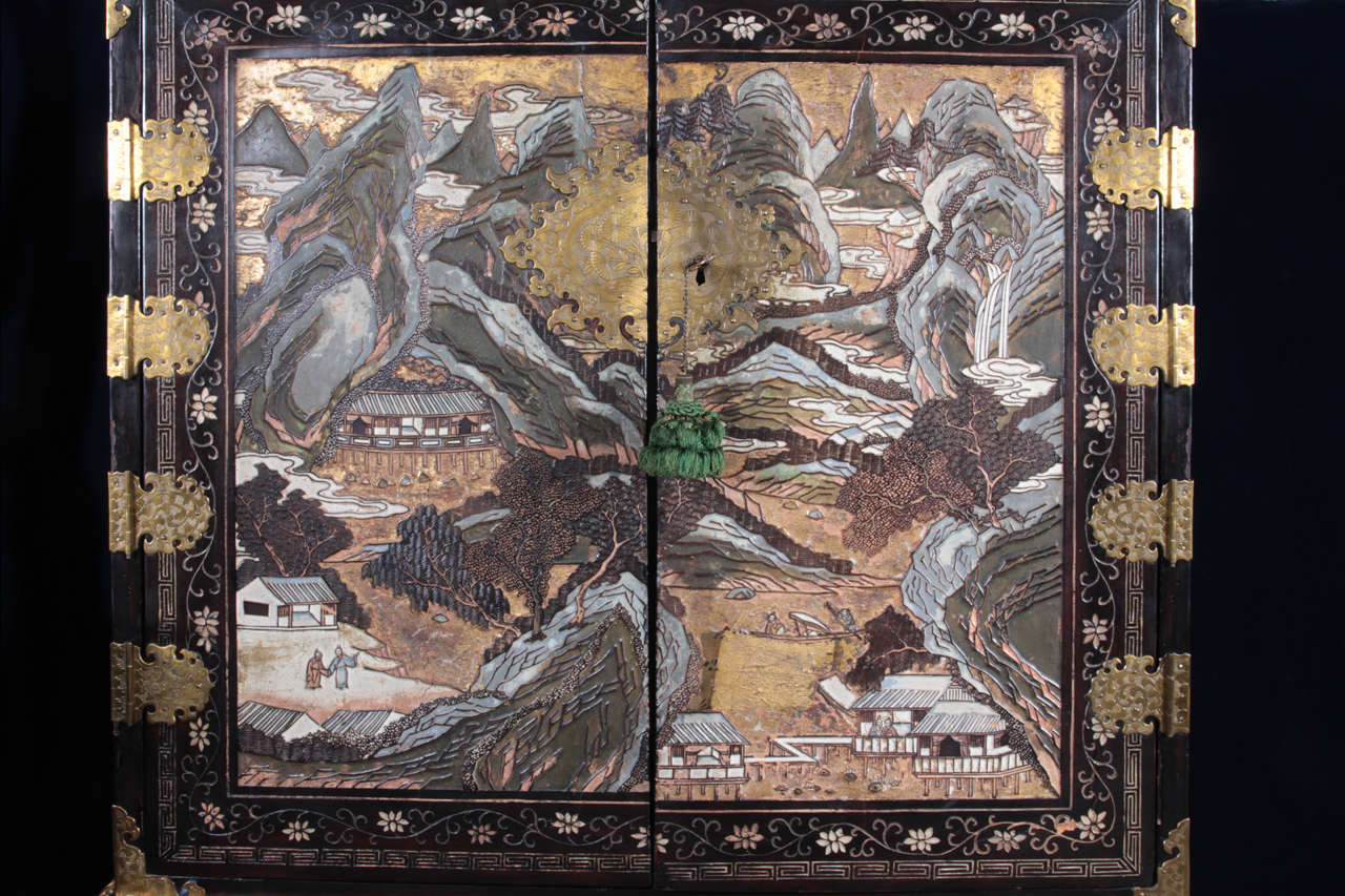 Chinese Carved Coromandel Chest on a 18th Century Giltwood Carved Base 2