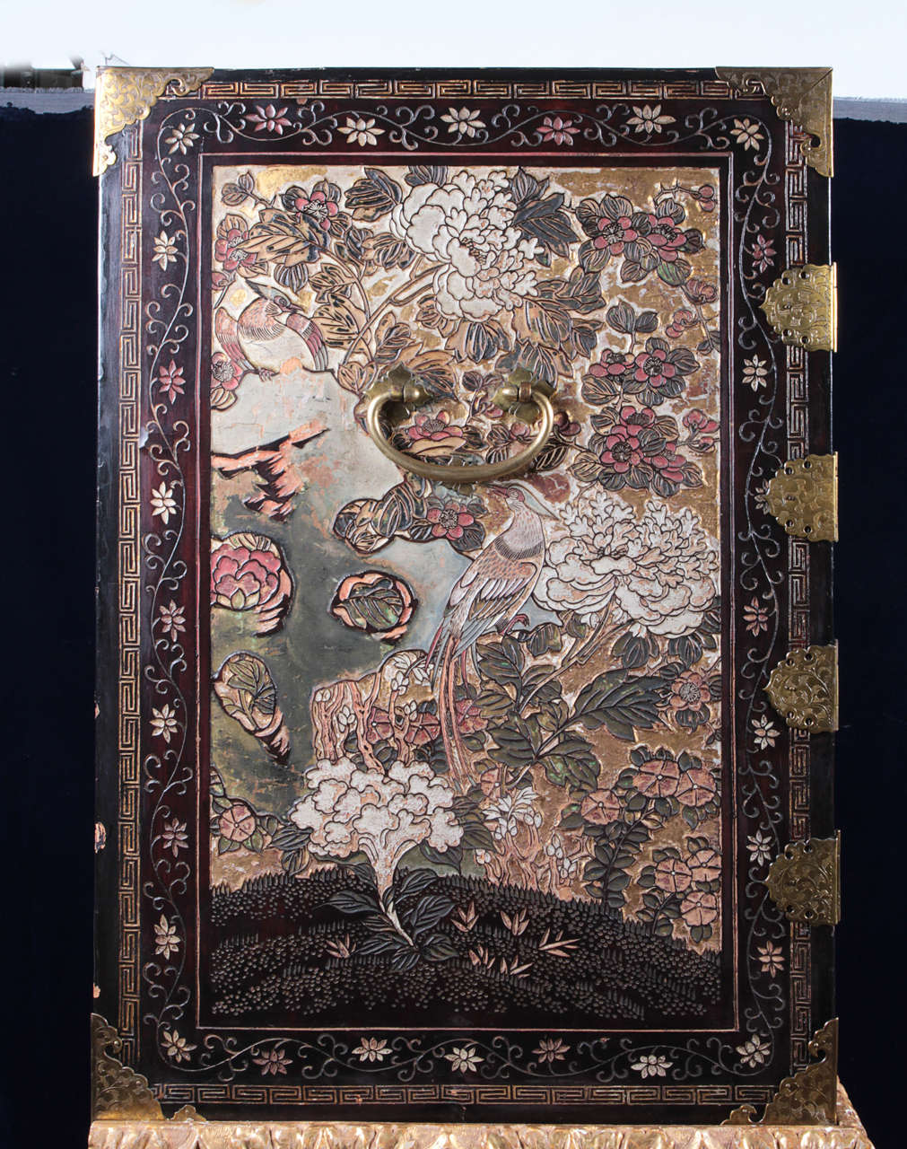 Chinese Carved Coromandel Chest on a 18th Century Giltwood Carved Base 5