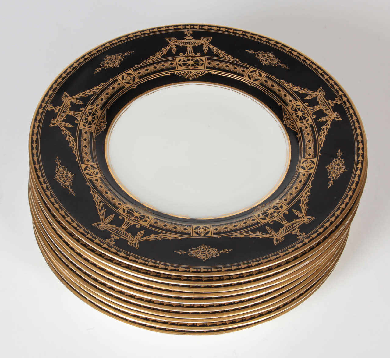 11 Royal Worcester Dessert Plates In Excellent Condition For Sale In New York, NY